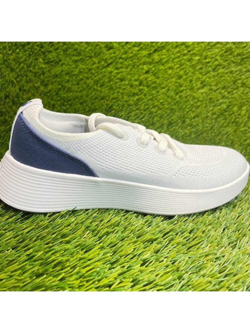 Allbirds Tree Runner Go Womens Size 7.5 White Blue Athletic Shoes Sneakers